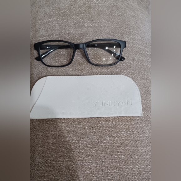 COMPUTER READERS (0.0) - Picture 2 of 2